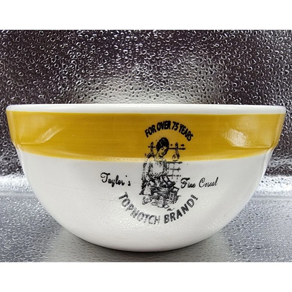 Williams-Sonoma Breakfast Bowl Soup/Cereal/Salad Yellow Rim